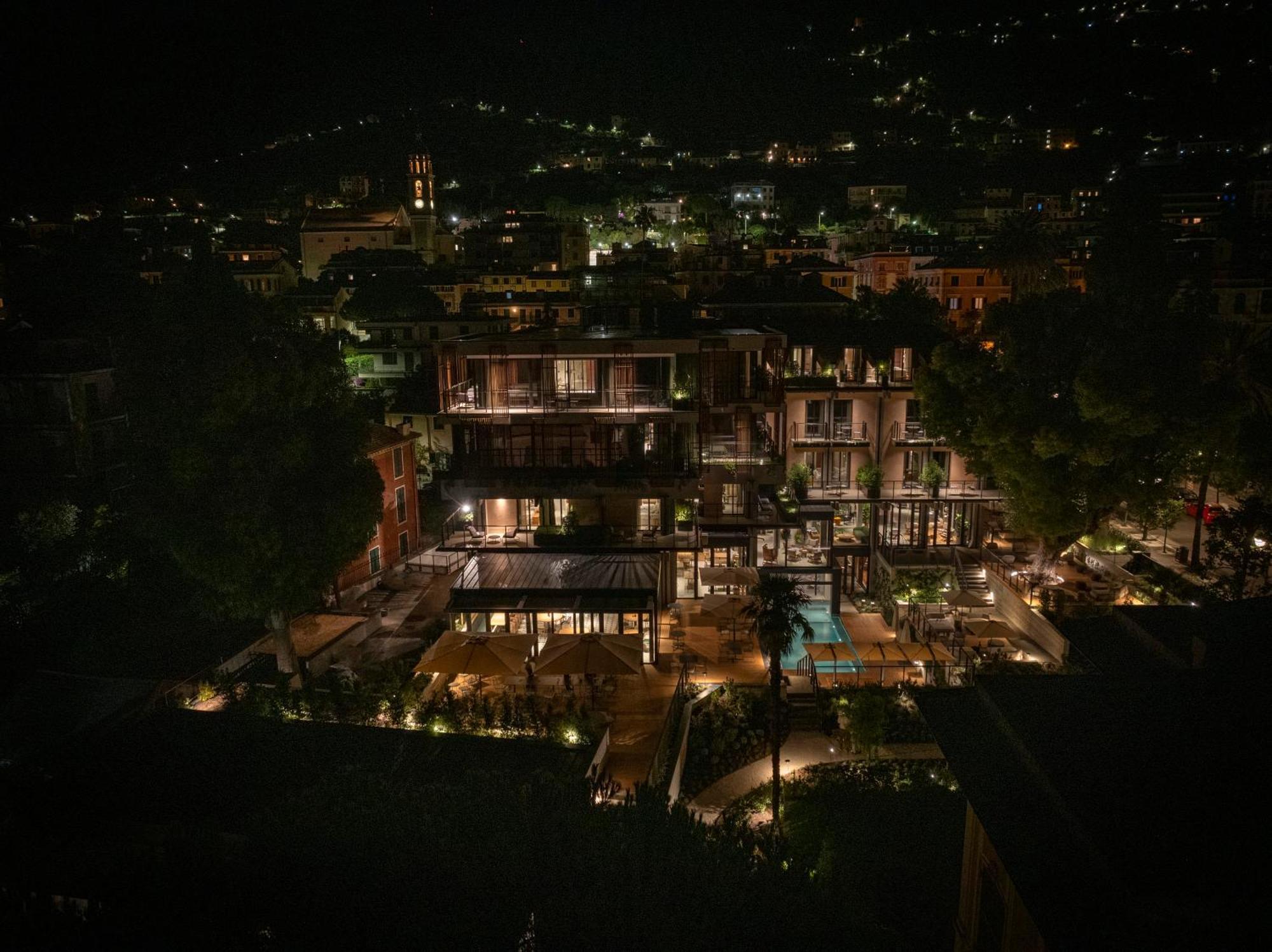 ホテル Capitolo Riviera ジェノヴァ エクステリア 写真